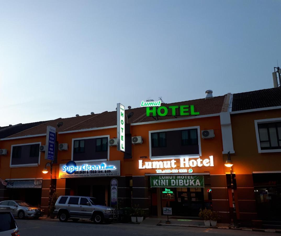 Lumut Hotel Exterior photo