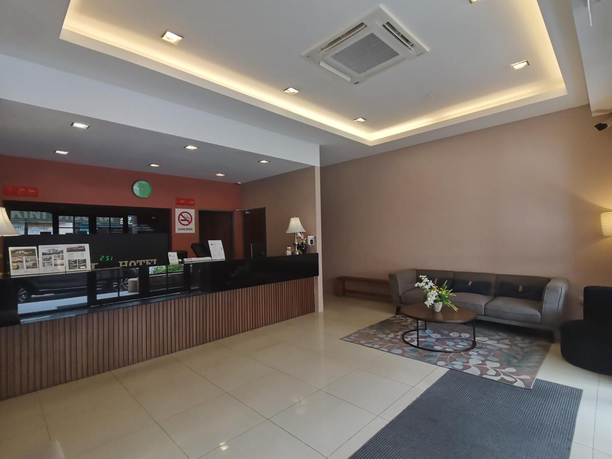 Lumut Hotel Exterior photo