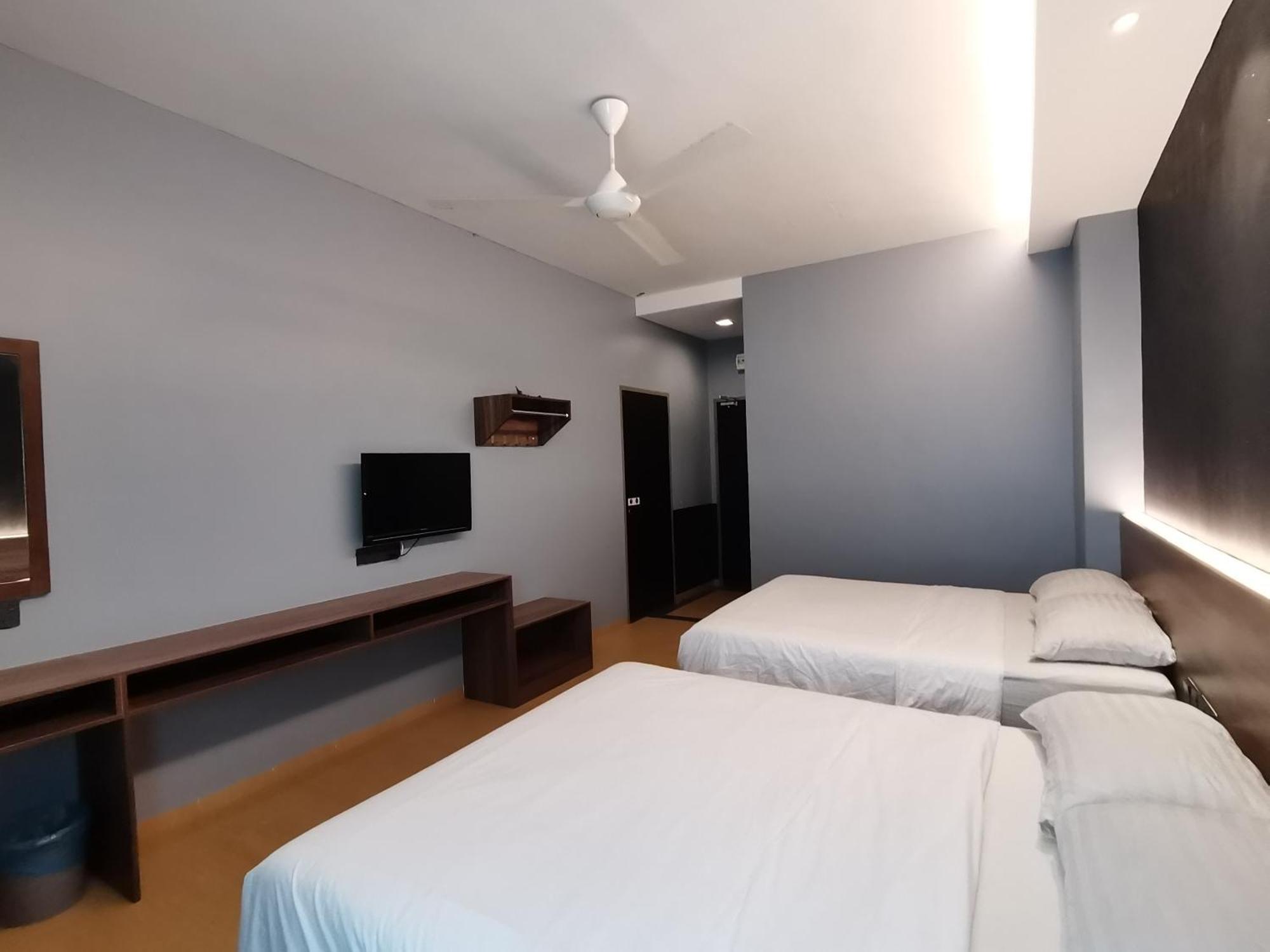 Lumut Hotel Exterior photo