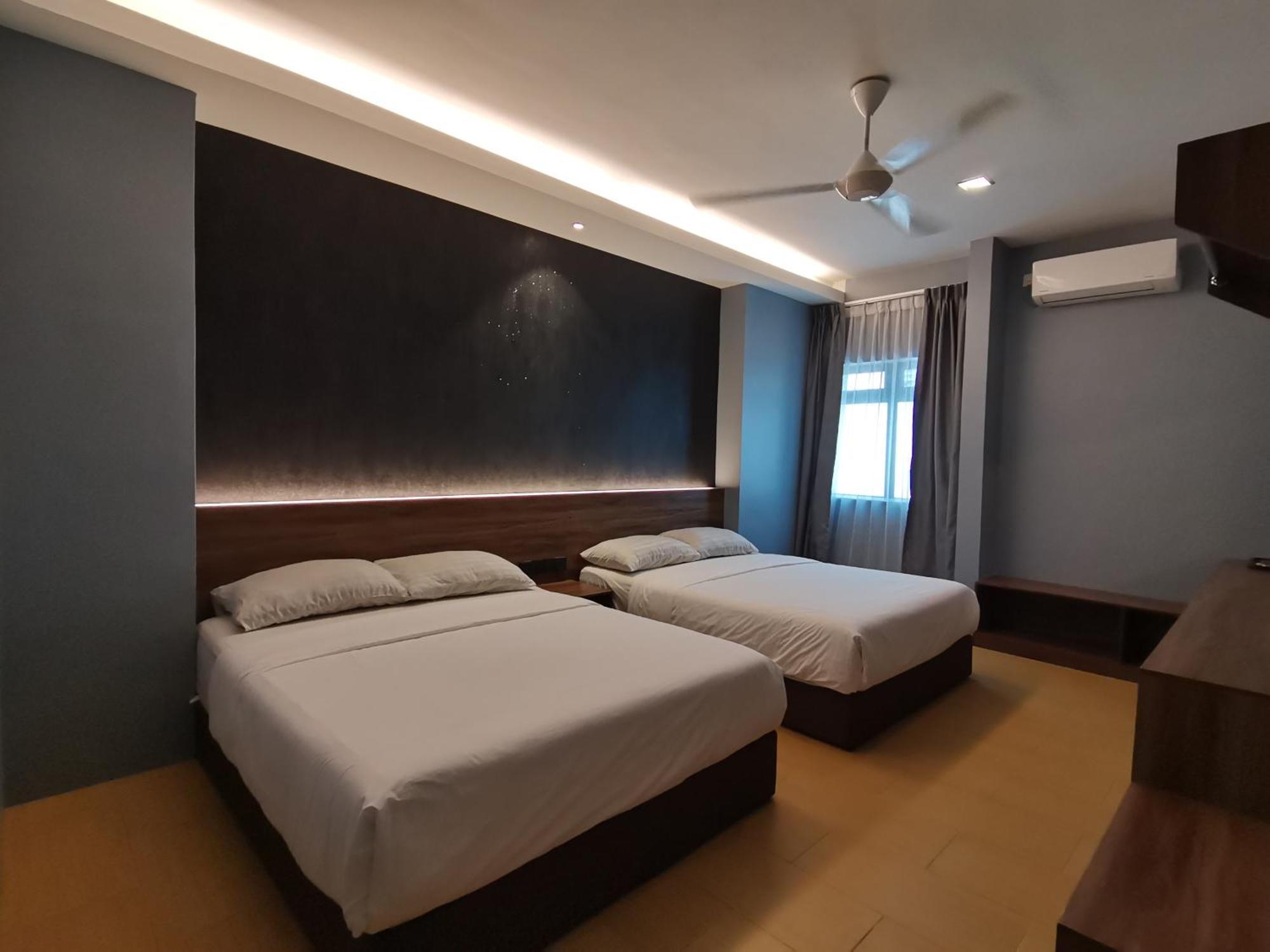 Lumut Hotel Exterior photo